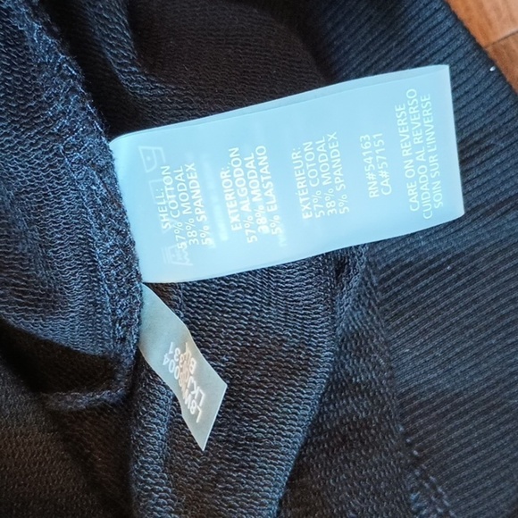 Karl Lagerfeld Paris Graphic Long Sleeve Tee RRR - Picture 4 of 6